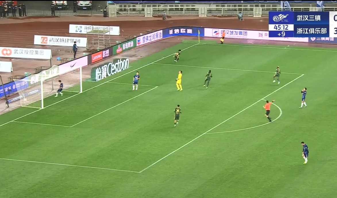 18岁王钰栋中超处子球！三镇后防白给，浙江半场4-0领先